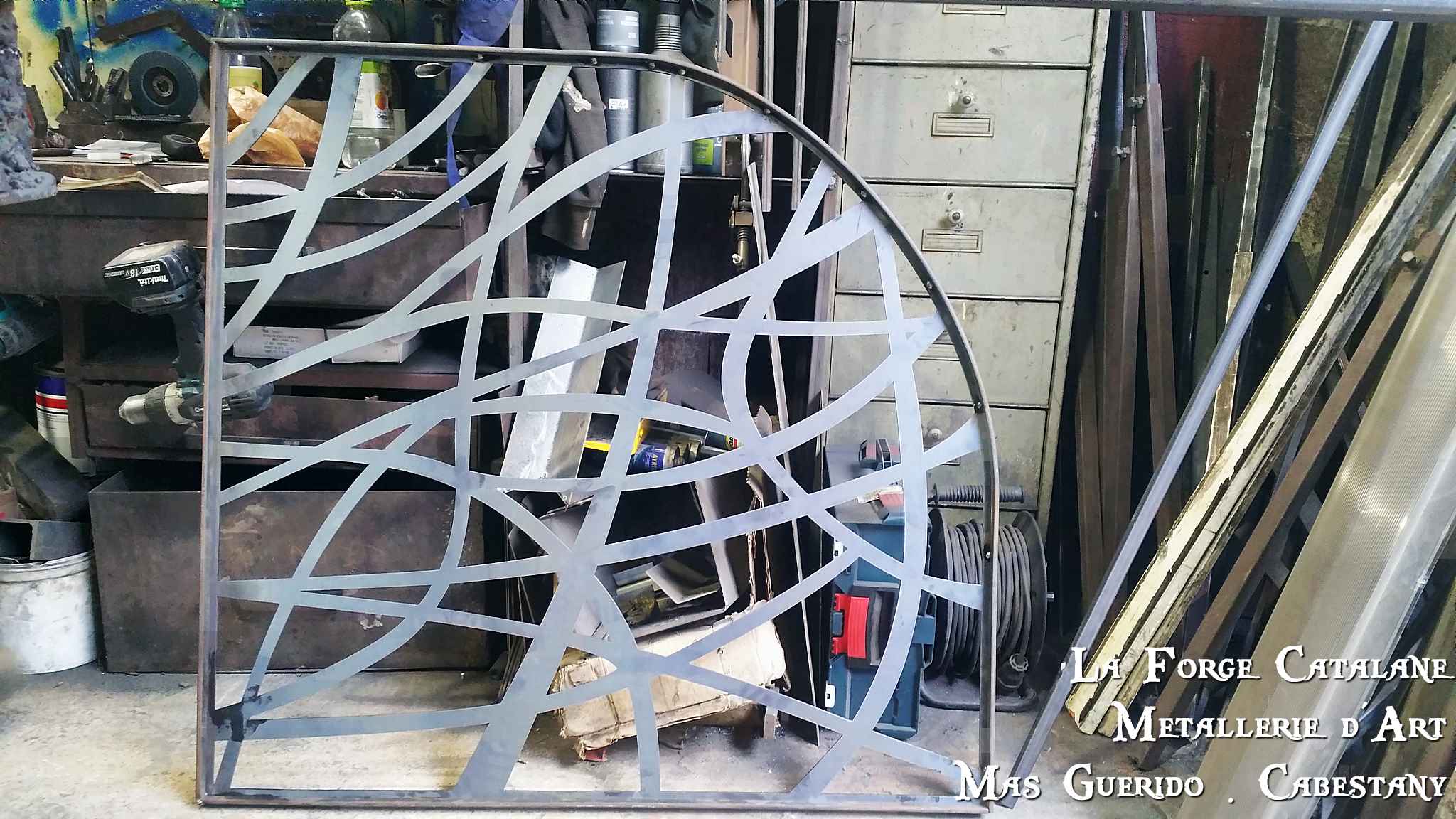 garde corps cintre decoupe laser forge catalane.jpg